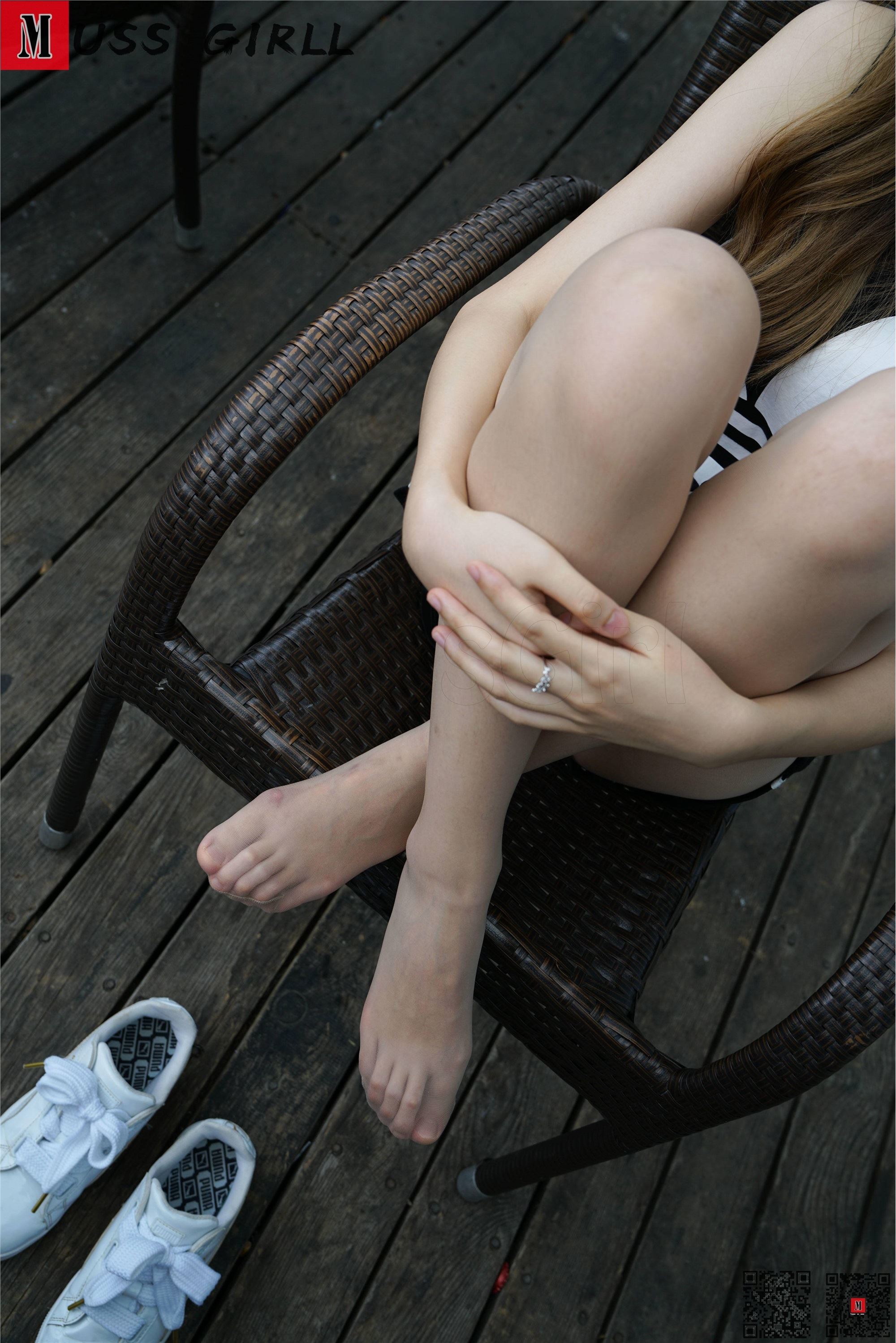 MussGirl慕丝女郎  NO.247-户外球衣肉丝美女